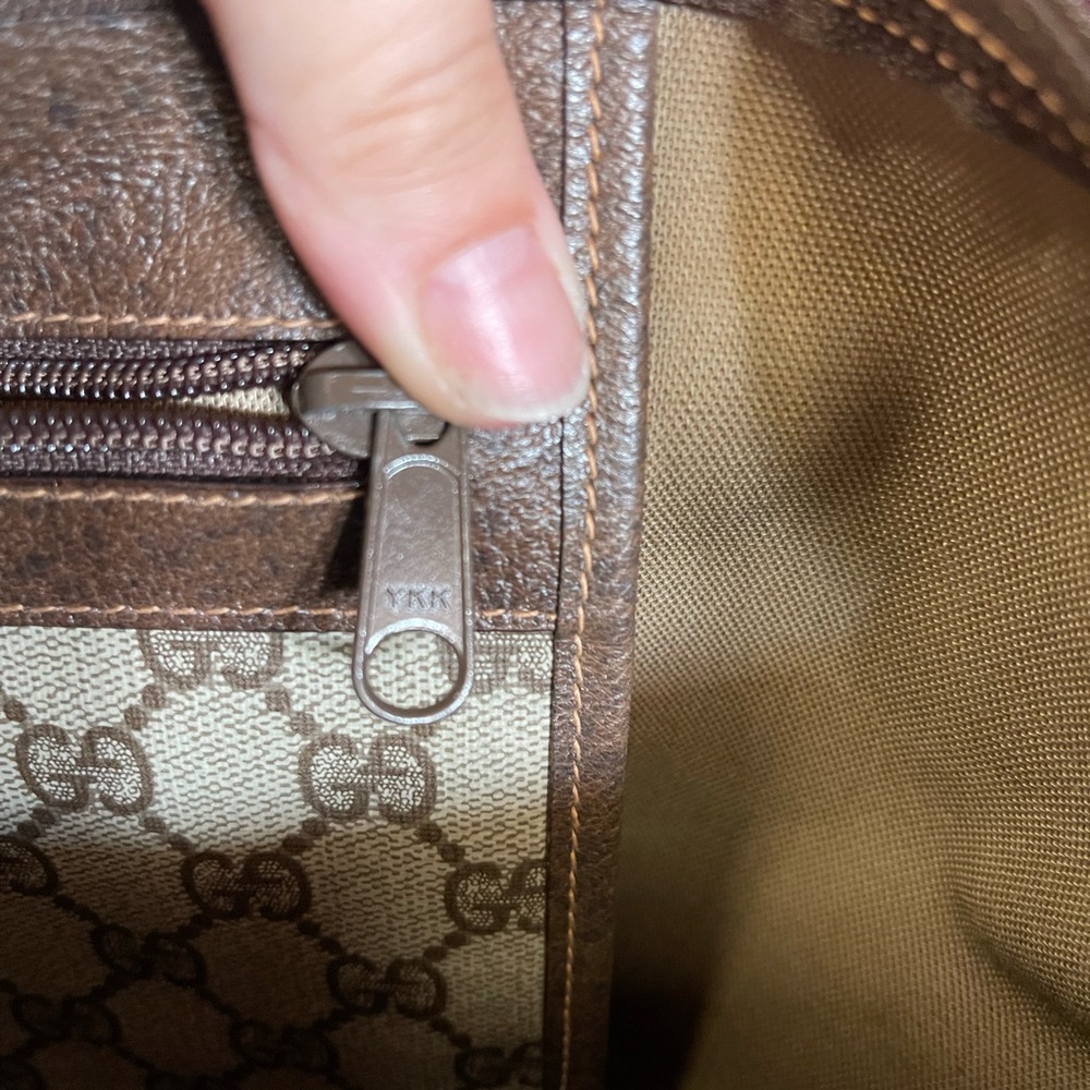 Gucci Beige GG Supreme Tote with Green and Red Web Straps - Picture 8 of 12